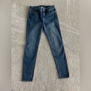 White House black market size 4 jeans